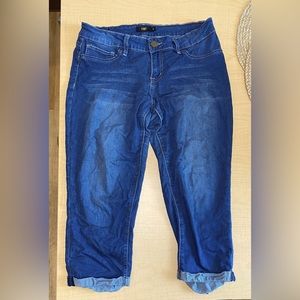 13 YMI capris